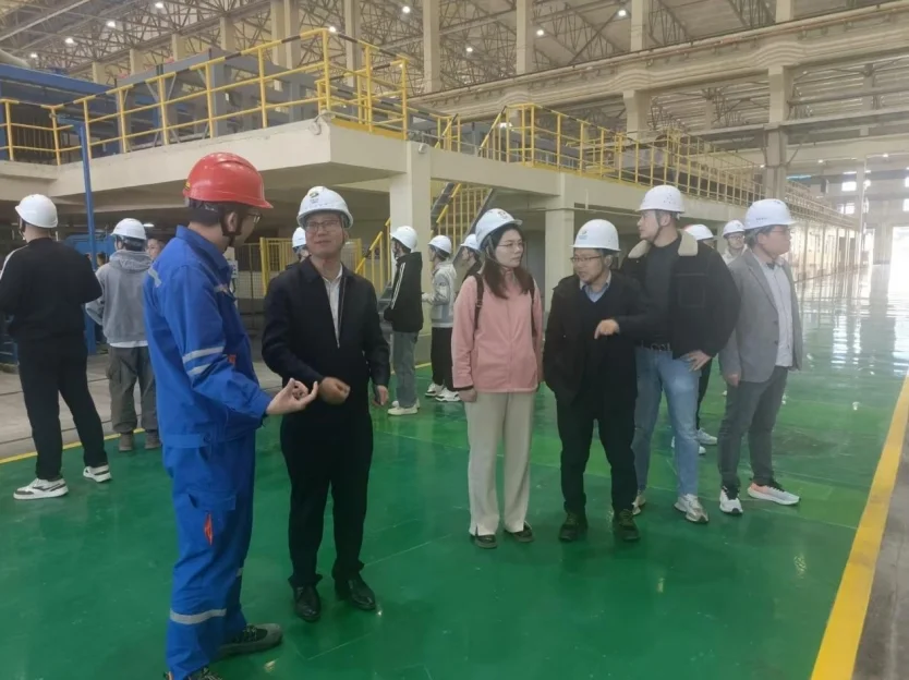 六合彩开奖
:携毕业生进企业 解锁求职“新密码” 六合彩开奖
:携毕业生进企业 解锁求职“新密码”